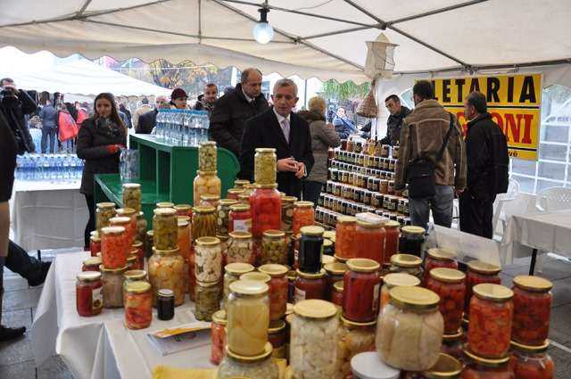 Sondazhi i GIZ: 66 per qind e konsumatoreve hasin veshtiresi ne blerjen e mallrava dhe sherbimeve